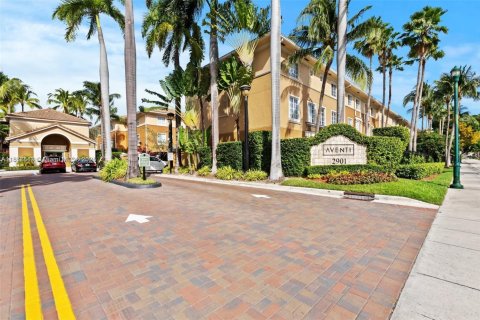 Touwnhouse à vendre à Aventura, Floride: 3 chambres, 137.59 m2 № 2248179 - photo 3