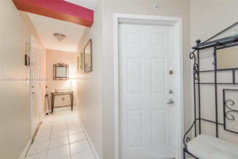 Touwnhouse à vendre à Aventura, Floride: 3 chambres, 137.59 m2 № 2248179 - photo 29