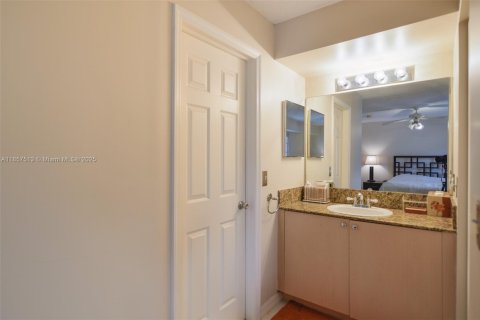 Touwnhouse à vendre à Aventura, Floride: 3 chambres, 137.59 m2 № 2248179 - photo 16