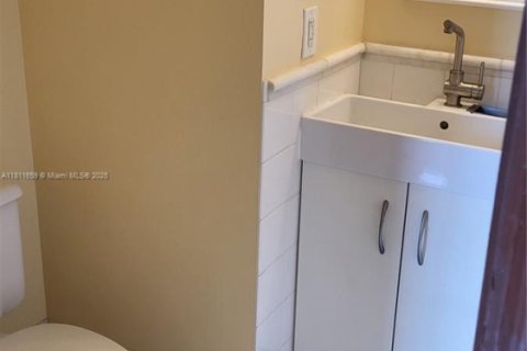 Copropriété à louer à Sunrise, Floride: 3 chambres, 112.6 m2 № 1959869 - photo 28