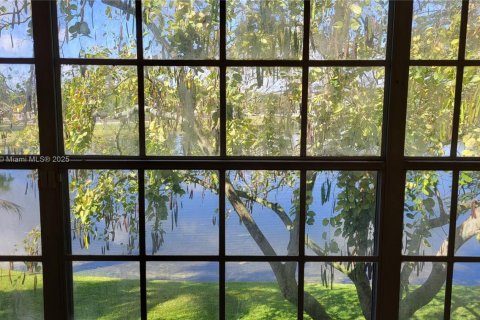 Copropriété à louer à Sunrise, Floride: 3 chambres, 112.6 m2 № 1959869 - photo 13