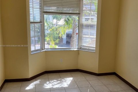 Copropriété à louer à Sunrise, Floride: 3 chambres, 112.6 m2 № 1959869 - photo 5