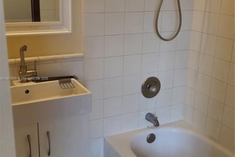 Copropriété à louer à Sunrise, Floride: 3 chambres, 112.6 m2 № 1959869 - photo 27