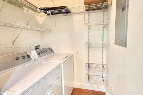 Снять в аренду кондоминиум в Палм-Бич-Гарденс, Флорида 3 спальни, 122.26м2, № 2048615 - фото 15