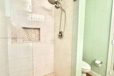 Снять в аренду кондоминиум в Палм-Бич-Гарденс, Флорида 3 спальни, 122.26м2, № 2048615 - фото 11