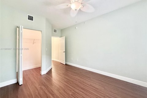 Снять в аренду кондоминиум в Палм-Бич-Гарденс, Флорида 3 спальни, 122.26м2, № 2048615 - фото 6