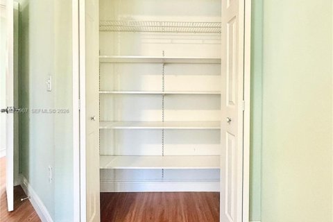 Снять в аренду кондоминиум в Палм-Бич-Гарденс, Флорида 3 спальни, 122.26м2, № 2048615 - фото 18