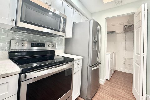 Снять в аренду кондоминиум в Палм-Бич-Гарденс, Флорида 3 спальни, 122.26м2, № 2048615 - фото 13