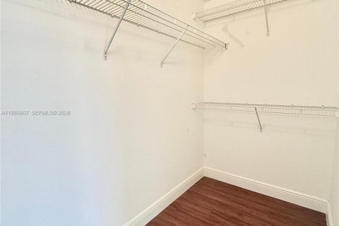 Снять в аренду кондоминиум в Палм-Бич-Гарденс, Флорида 3 спальни, 122.26м2, № 2048615 - фото 25