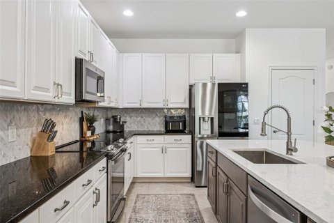 Villa ou maison à vendre à Davenport, Floride: 6 chambres, 340.49 m2 № 2096302 - photo 8