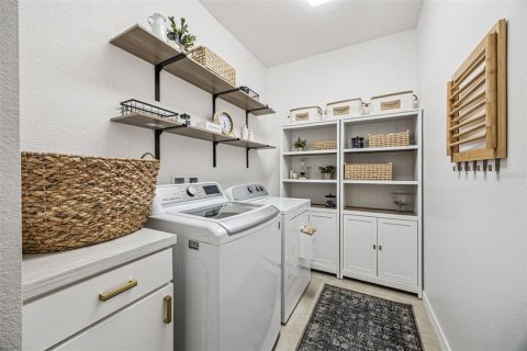 Villa ou maison à vendre à Davenport, Floride: 6 chambres, 340.49 m2 № 2096302 - photo 22