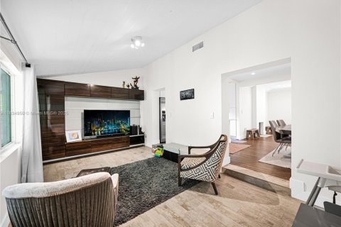Casa en venta en Miami Springs, Florida, 3 dormitorios, 122.17 m2 № 1817648 - foto 26