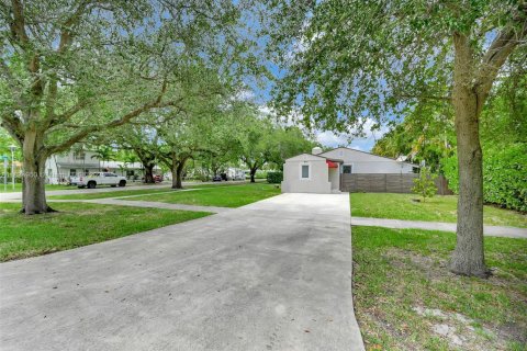 Casa en venta en Miami Springs, Florida, 3 dormitorios, 122.17 m2 № 1817648 - foto 5