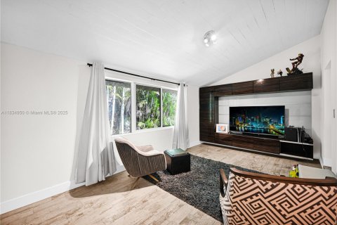 Casa en venta en Miami Springs, Florida, 3 dormitorios, 122.17 m2 № 1817648 - foto 25