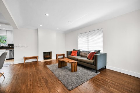 Casa en venta en Miami Springs, Florida, 3 dormitorios, 122.17 m2 № 1817648 - foto 21