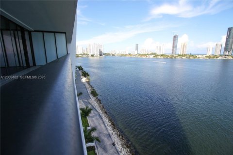 Condominio en alquiler en Aventura, Florida, 3 dormitorios, 248.05 m2 № 2072419 - foto 4
