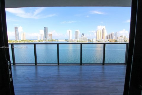 Condominio en Aventura, Florida, 3 dormitorios  № 2072419