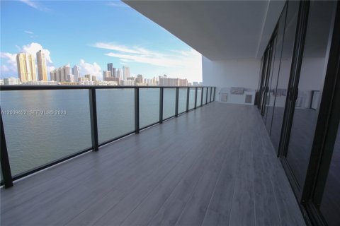 Condominio en alquiler en Aventura, Florida, 3 dormitorios, 248.05 m2 № 2072419 - foto 5