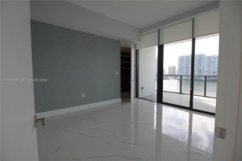 Condominio en alquiler en Aventura, Florida, 3 dormitorios, 248.05 m2 № 2072419 - foto 29