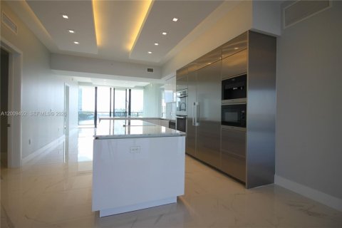 Condominio en alquiler en Aventura, Florida, 3 dormitorios, 248.05 m2 № 2072419 - foto 11