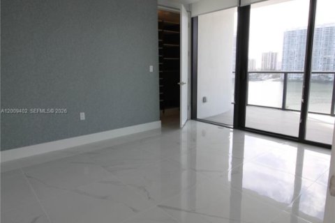 Condominio en alquiler en Aventura, Florida, 3 dormitorios, 248.05 m2 № 2072419 - foto 30