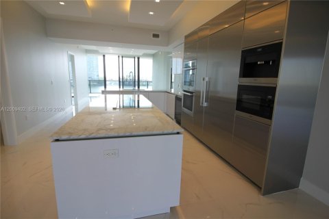 Condominio en alquiler en Aventura, Florida, 3 dormitorios, 248.05 m2 № 2072419 - foto 10
