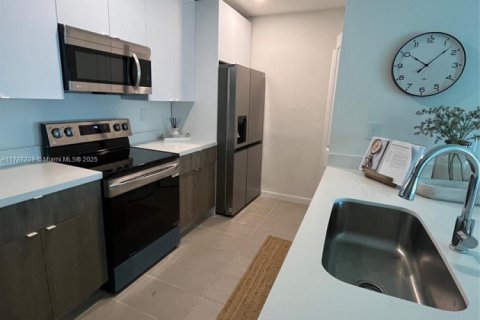 Adosado en alquiler en Hollywood, Florida, 3 dormitorios, 139.35 m2 № 1874677 - foto 4