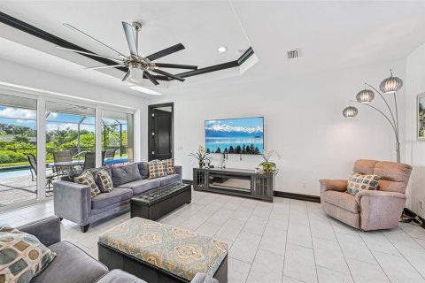 House in Port Charlotte, Florida 3 bedrooms, 160.72 sq.m. № 1784392 - photo 2
