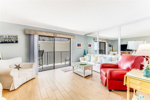 Condominio en venta en Ormond Beach, Florida, 1 dormitorio, 86.86 m2 № 2228478 - foto 12
