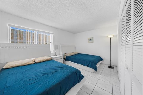 Copropriété à vendre à Hallandale Beach, Floride: 2 chambres, 139.35 m2 № 1948435 - photo 20