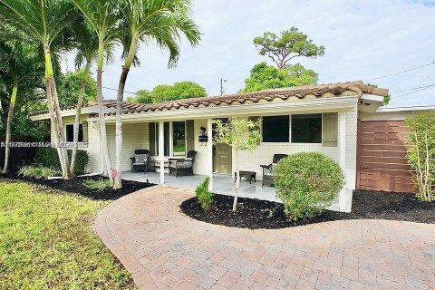 House in Oakland Park, Florida 3 bedrooms, 148.46 sq.m. № 1699172 - photo 1