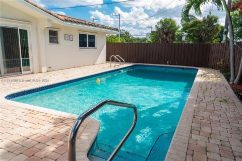House in Oakland Park, Florida 3 bedrooms, 148.46 sq.m. № 1699172 - photo 7