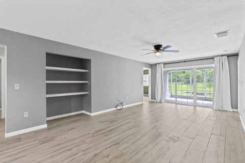 Condo in Longwood, Florida, 2 bedrooms  № 2220289 - photo 5