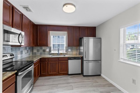 Condo in Longwood, Florida, 2 bedrooms  № 2220289 - photo 8