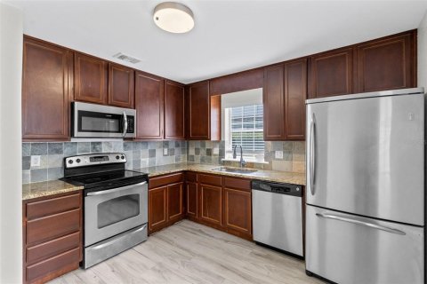 Condo in Longwood, Florida, 2 bedrooms  № 2220289 - photo 9