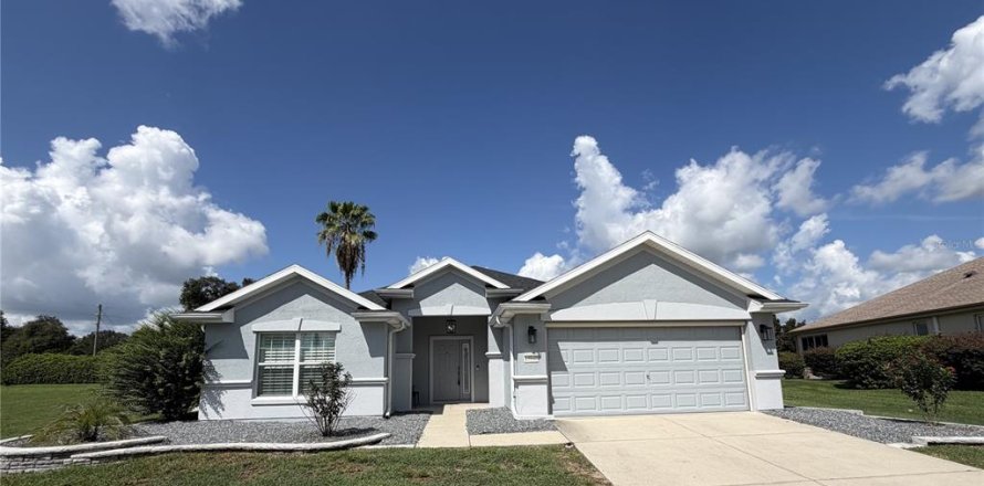 Villa ou maison à Summerfield, Floride 3 chambres, 159.61 m2 № 2312604