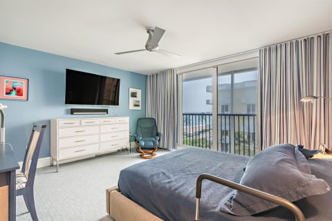 Copropriété à louer à Palm Beach, Floride: 2 chambres, 159.42 m2 № 2417895 - photo 10