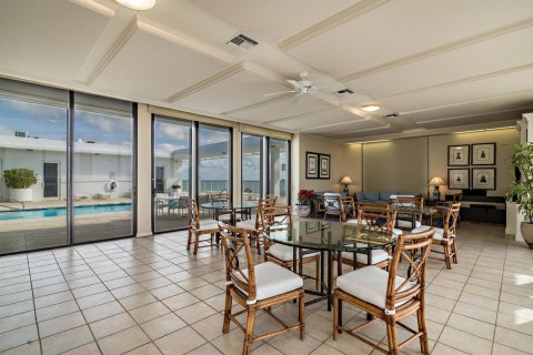 Copropriété à louer à Palm Beach, Floride: 2 chambres, 159.42 m2 № 2417895 - photo 18