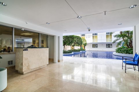 Copropriété à louer à Palm Beach, Floride: 2 chambres, 159.42 m2 № 2417895 - photo 17