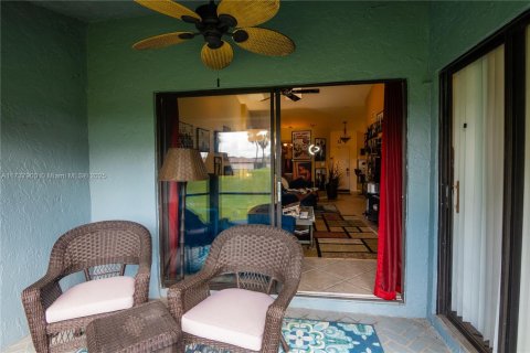 Townhouse in Tamarac, Florida 2 bedrooms, 118.91 sq.m. № 1811098 - photo 25