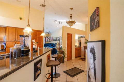 Townhouse in Tamarac, Florida 2 bedrooms, 118.91 sq.m. № 1811098 - photo 6