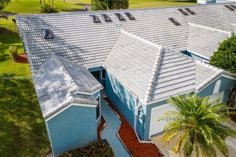 Townhouse in Tamarac, Florida 2 bedrooms, 118.91 sq.m. № 1811098 - photo 29
