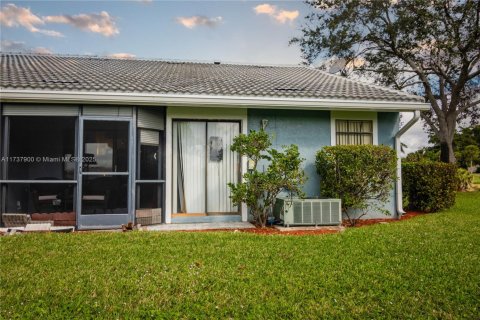 Townhouse in Tamarac, Florida 2 bedrooms, 118.91 sq.m. № 1811098 - photo 26