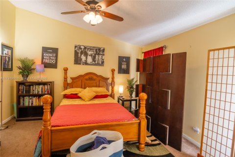 Townhouse in Tamarac, Florida 2 bedrooms, 118.91 sq.m. № 1811098 - photo 18