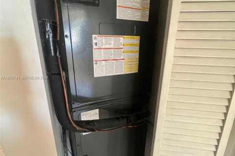 Condominio en venta en Miami, Florida, 3 dormitorios, 121.98 m2 № 2011603 - foto 18