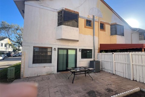 Condominio en venta en Miami, Florida, 3 dormitorios, 121.98 m2 № 2011603 - foto 21