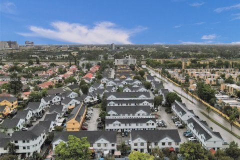 Condominio en venta en Miami, Florida, 3 dormitorios, 121.98 m2 № 2011603 - foto 24