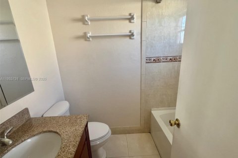 Condominio en venta en Miami, Florida, 3 dormitorios, 121.98 m2 № 2011603 - foto 13