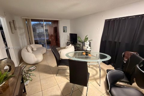 Copropriété à vendre à Miami, Floride: 2 chambres, 74.32 m2 № 1989906 - photo 3