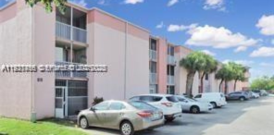 Condo in Miami, Florida, 2 bedrooms № 1989906